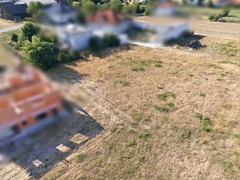 Gro�z�giges Baugrundst�ck mit eigener Zufahrt ? 1.175 m� und bis zu zwei Wohneinheiten /  / 2111&nbsp;Harmannsdorf / Bild 2